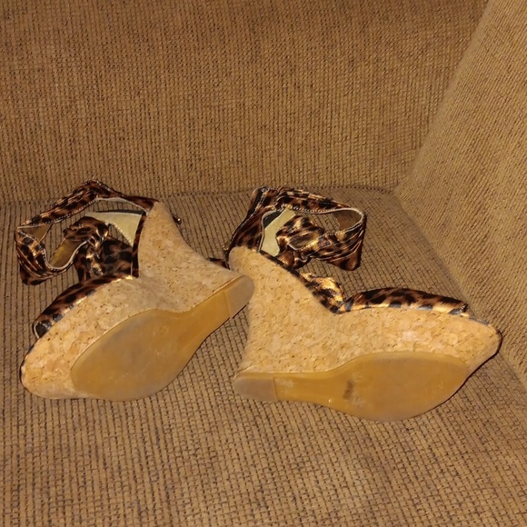 BAMBOO LEOPARD PRINT WEDGE HEELS - Picture 4 of 7